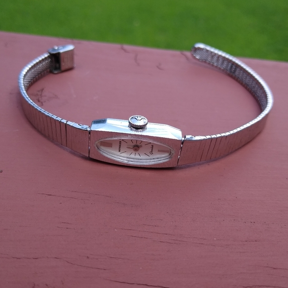 Women's Vintage Wittnauer Geneve Swiss Watch - Picture 4 of 8